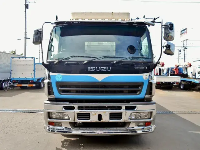 いすゞ ギガ PJ-CYM51Q6(6x2)の写真6