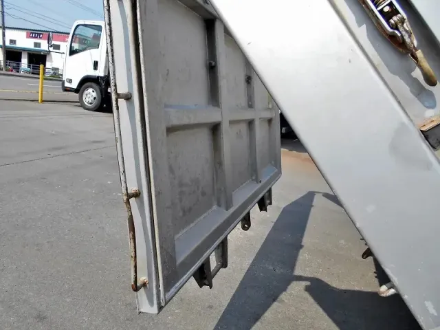 いすゞ ギガ PJ-CYM51Q6(6x2)の写真17