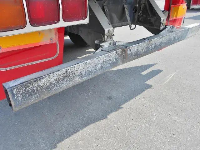 いすゞ ギガ PJ-CYM51Q6(6x2)の写真18