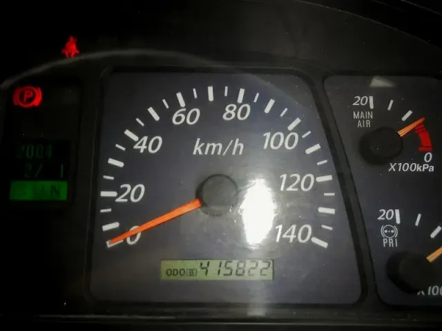 いすゞ ギガ PJ-CYM51Q6(6x2)の写真24