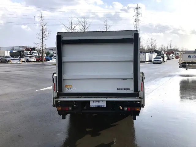 三菱 キャンター TPG-FEA50(2WD)の写真5