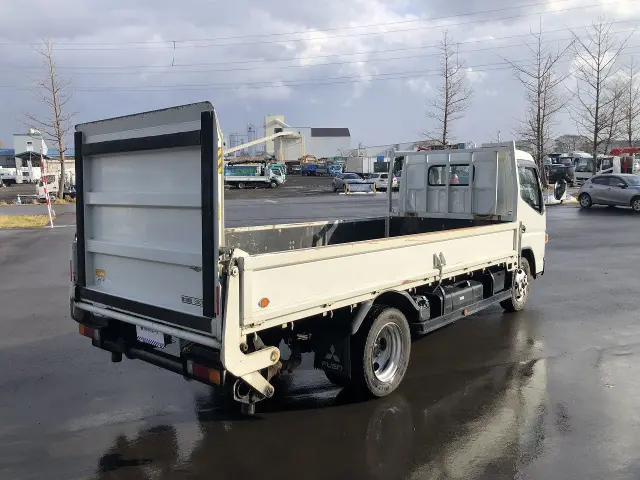 三菱 キャンター TPG-FEA50(2WD)の写真6