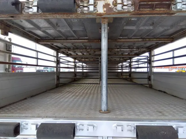 日野 プロフィア BDG-FW1EXYG(8x4)の写真8