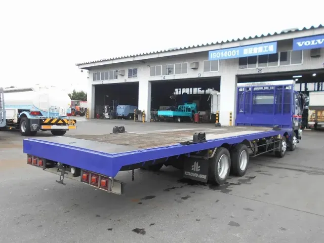 いすゞ ギガ PJ-CYJ51W5(8x4)の写真2