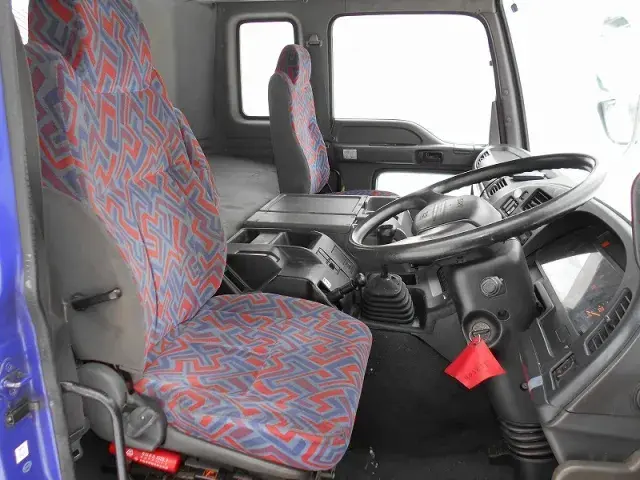 いすゞ ギガ PJ-CYJ51W5(8x4)の写真4