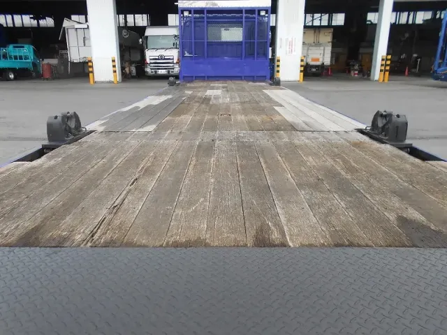 いすゞ ギガ PJ-CYJ51W5(8x4)の写真8