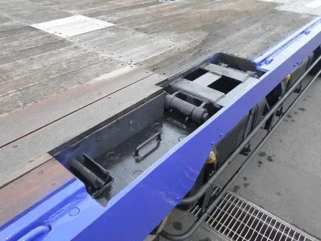 いすゞ ギガ PJ-CYJ51W5(8x4)の写真13