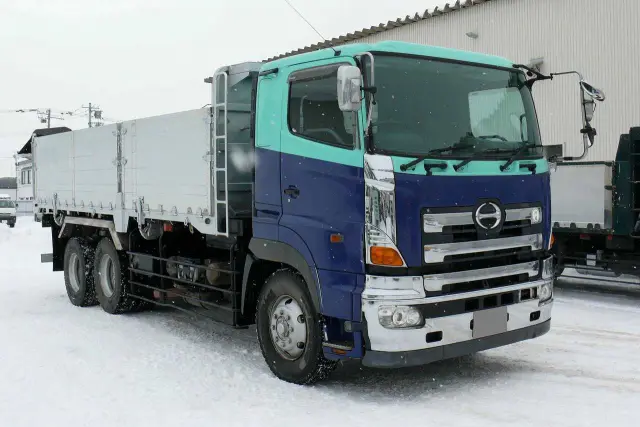 日野 プロフィア PK-FS1EPWA(6x4)の写真1