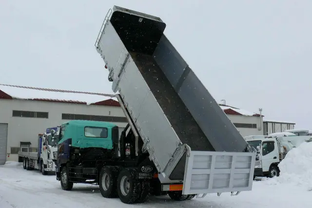 日野 プロフィア PK-FS1EPWA(6x4)の写真9