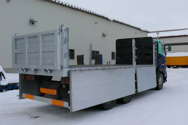 日野 プロフィア PK-FS1EPWA(6x4)の写真10