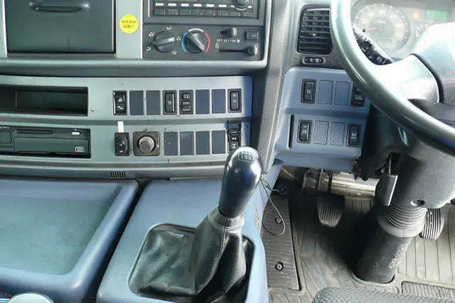 日野 プロフィア PK-FS1EPWA(6x4)の写真23