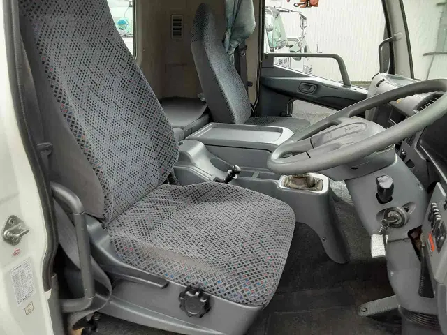 三菱 ファイター PJ-FK62FZ(2WD)の写真22