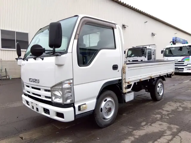 いすゞ エルフ SKG-NHS85A(4WD)の写真1