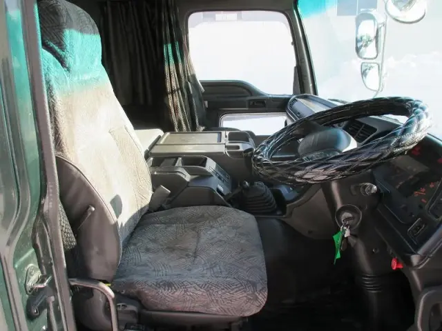 いすゞ ギガ KL-CYZ51P3(6x4)の写真4