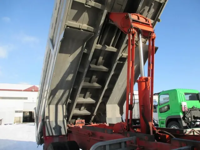 いすゞ ギガ KL-CYZ51P3(6x4)の写真12