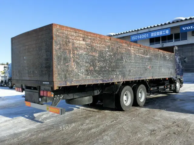 いすゞ ギガ PJ-CYZ52V6(6x4)の写真6