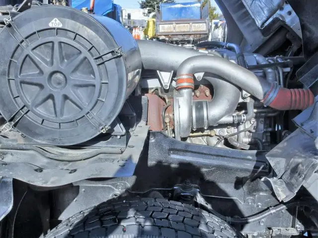 いすゞ ギガ PJ-CYZ52V6(6x4)の写真20