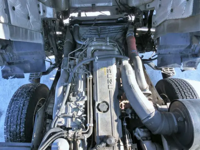 いすゞ ギガ PJ-CYZ52V6(6x4)の写真21