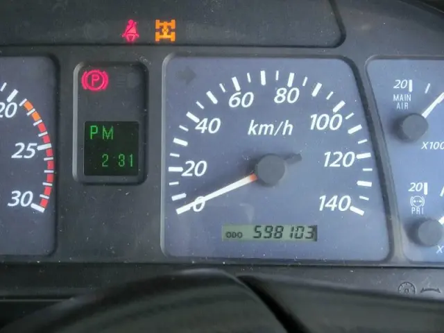 いすゞ ギガ PJ-CYZ52V6(6x4)の写真24