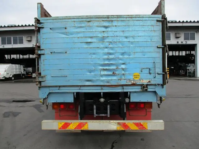 いすゞ ギガ PDG-CYZ52Q8(6x4)の写真5