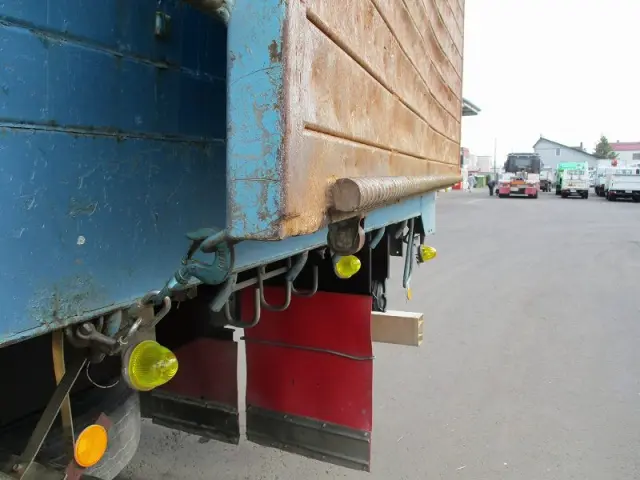 いすゞ ギガ PDG-CYZ52Q8(6x4)の写真16