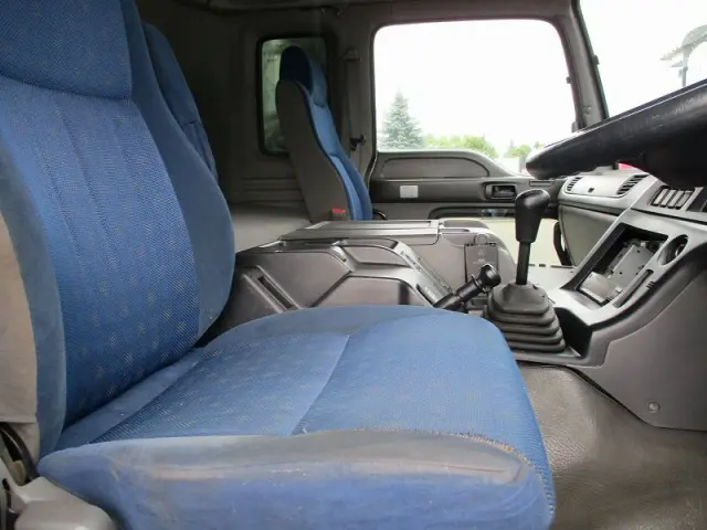 いすゞ ギガ PDG-CYZ52Q8(6x4)の写真22