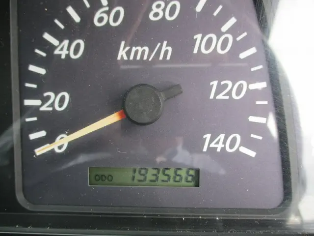 いすゞ ギガ PDG-CYZ52Q8(6x4)の写真24