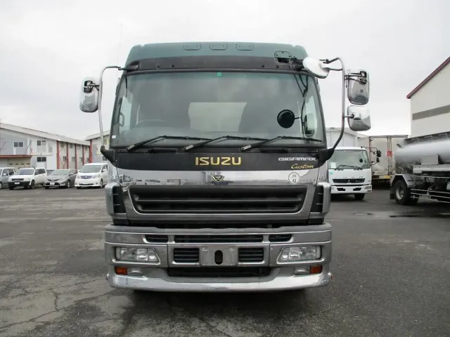 いすゞ ギガ PJ-CYY52V6(6x4)の写真3