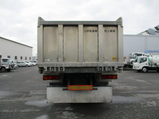 いすゞ ギガ PJ-CYY52V6(6x4)の写真5