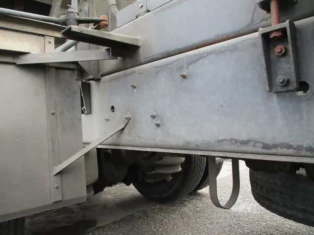 いすゞ ギガ PJ-CYY52V6(6x4)の写真15