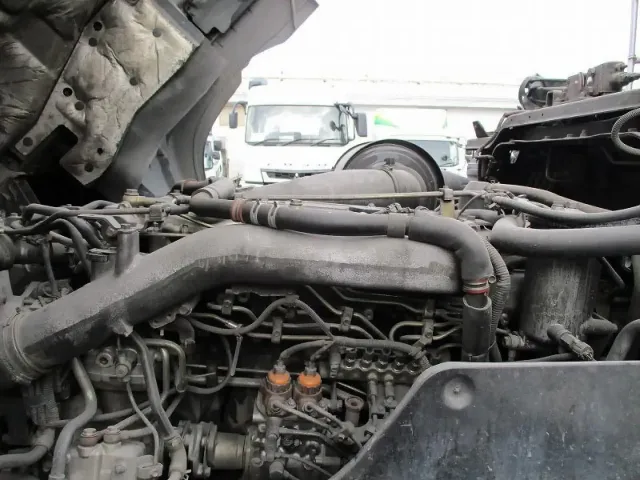 いすゞ ギガ PJ-CYY52V6(6x4)の写真19