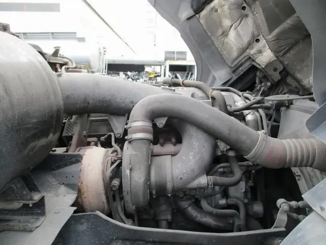 いすゞ ギガ PJ-CYY52V6(6x4)の写真20