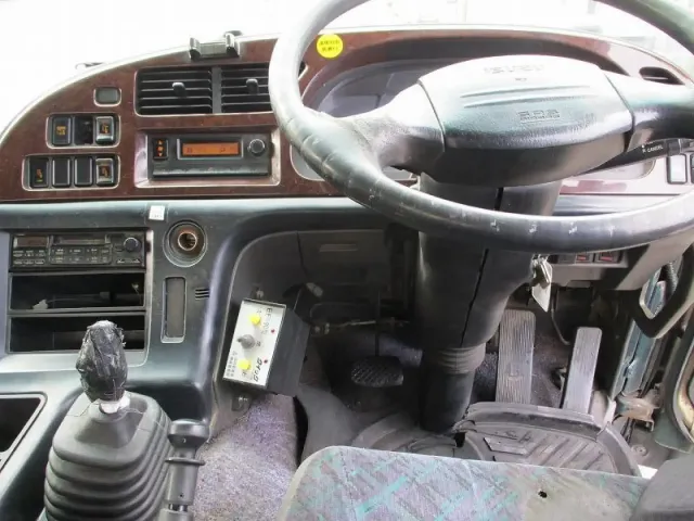 いすゞ ギガ PJ-CYY52V6(6x4)の写真23