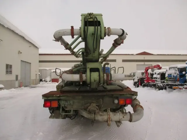 いすゞ ギガ KC-CYZ81Q2改(6x4)の写真5