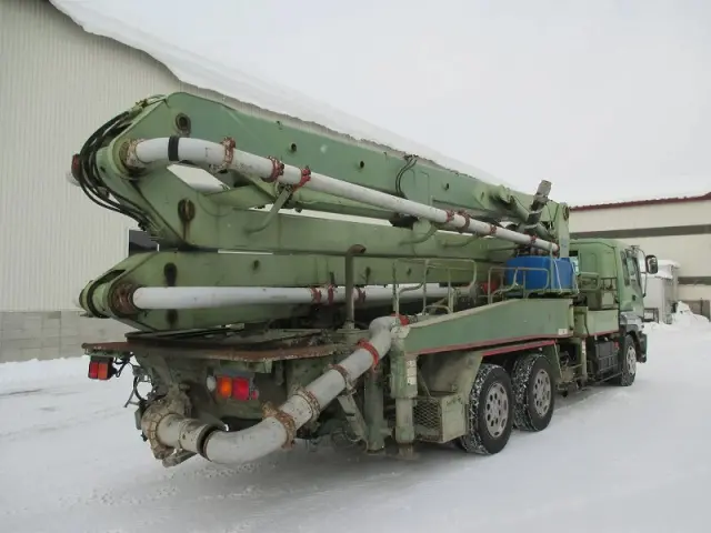 いすゞ ギガ KC-CYZ81Q2改(6x4)の写真6