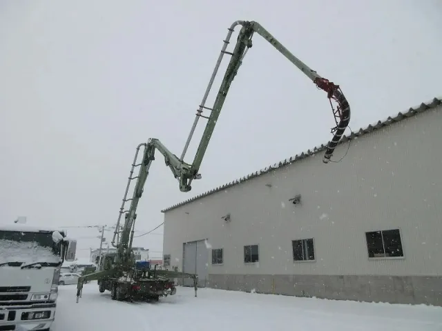 いすゞ ギガ KC-CYZ81Q2改(6x4)の写真9