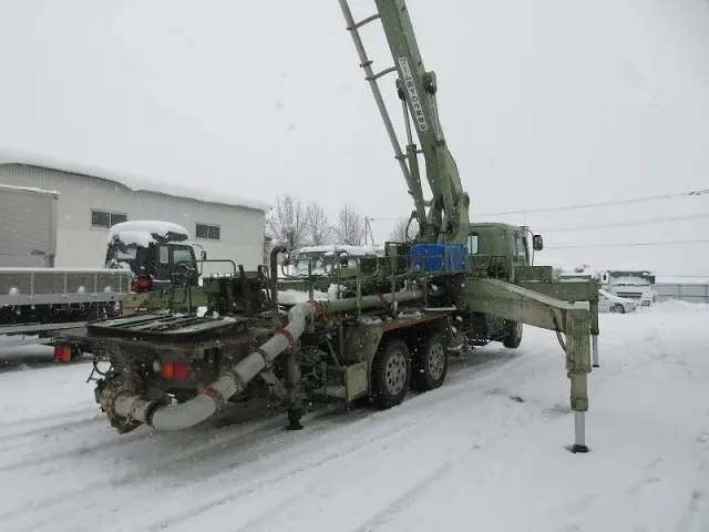 いすゞ ギガ KC-CYZ81Q2改(6x4)の写真10