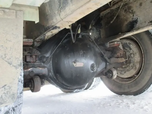 いすゞ ギガ KC-CYZ81Q2改(6x4)の写真12