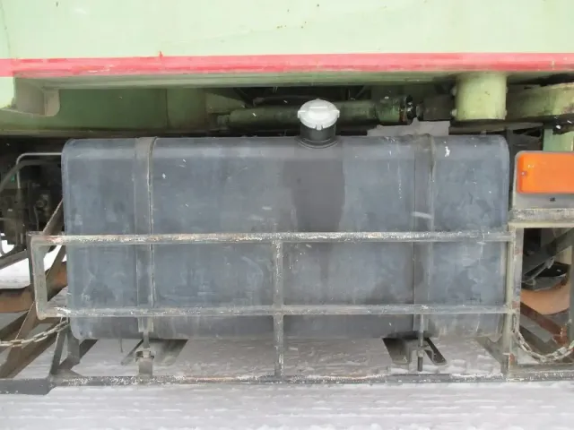 いすゞ ギガ KC-CYZ81Q2改(6x4)の写真14