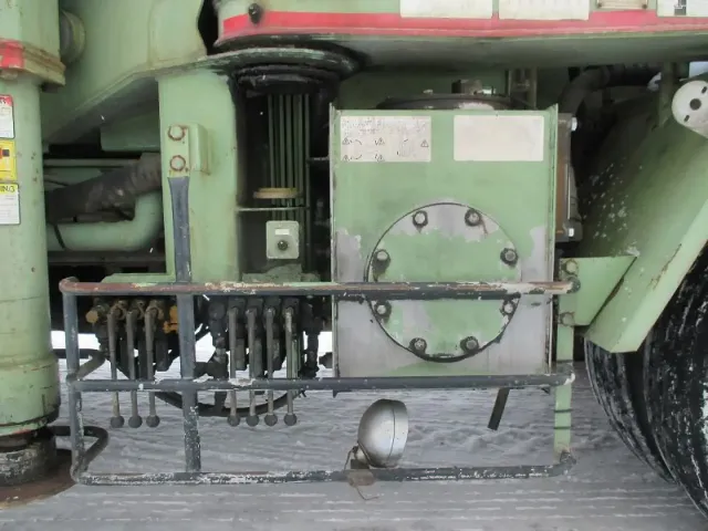 いすゞ ギガ KC-CYZ81Q2改(6x4)の写真17