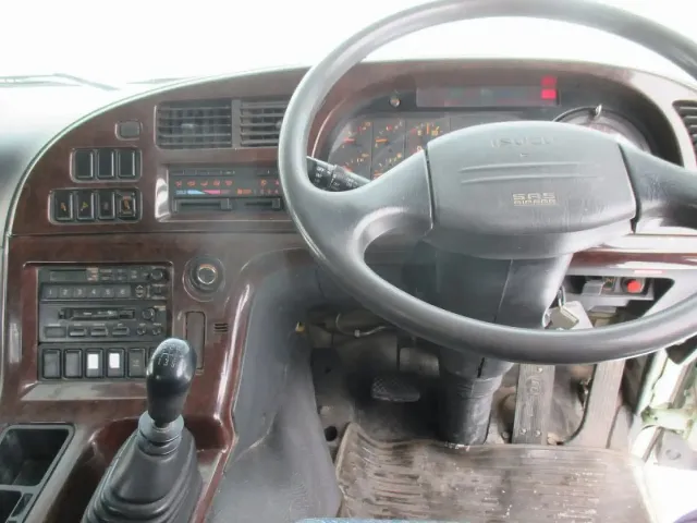 いすゞ ギガ KC-CYZ81Q2改(6x4)の写真23