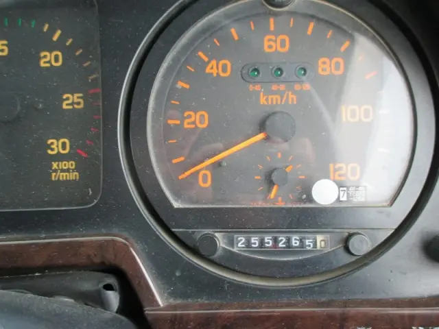 いすゞ ギガ KC-CYZ81Q2改(6x4)の写真24