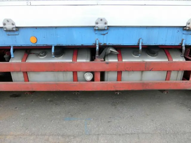 いすゞ ギガ KL-CYH51V3(8x4)の写真15