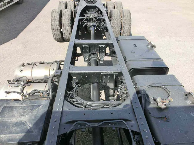 いすゞ ギガ PDG-CYY77V8(6x4)の写真6