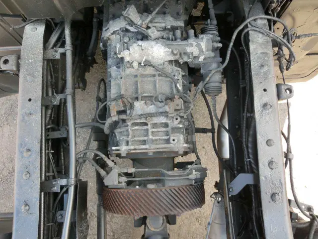 いすゞ ギガ PDG-CYY77V8(6x4)の写真10