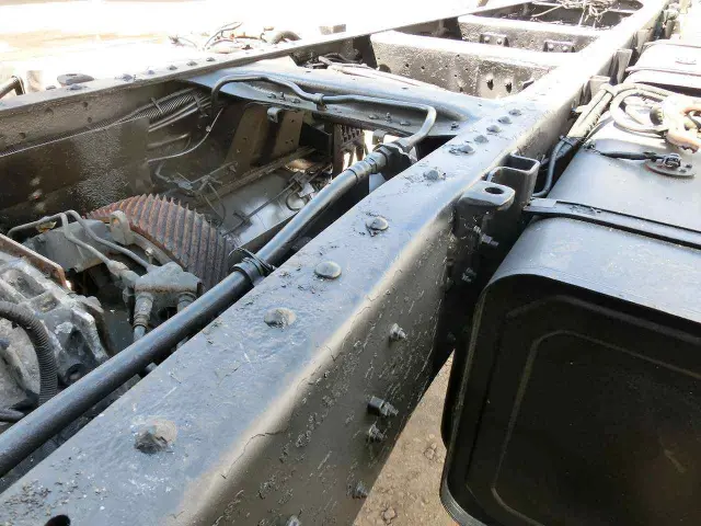 いすゞ ギガ PDG-CYY77V8(6x4)の写真11