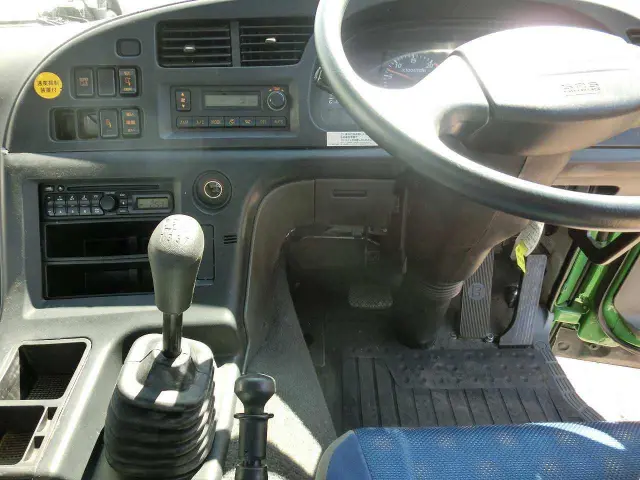 いすゞ ギガ PDG-CYY77V8(6x4)の写真21