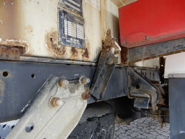 いすゞ フォワード SKG-FRR90S1(2WD)の写真13