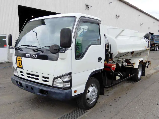 いすゞ エルフ PB-NPS81AN(4WD)の写真1