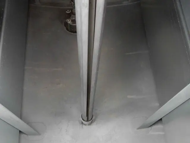 いすゞ エルフ PB-NPS81AN(4WD)の写真9